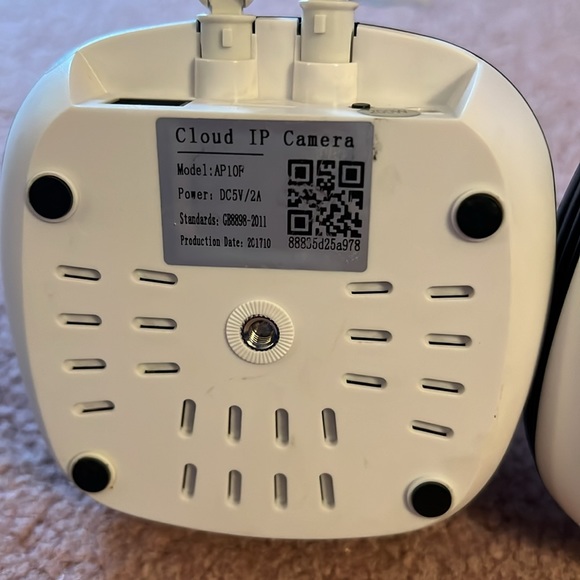 2 Toguard Security Cameras with USB cords - Picture 6 of 7